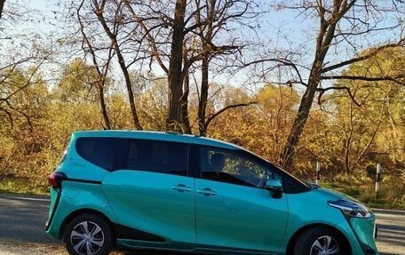 Toyota Sienta II, 2022 год, 1 280 000 рублей, 2 фотография