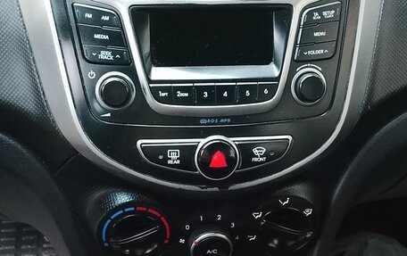 Hyundai Solaris II рестайлинг, 2016 год, 750 000 рублей, 5 фотография