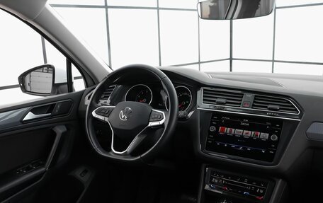 Volkswagen Tiguan II, 2021 год, 3 049 000 рублей, 8 фотография