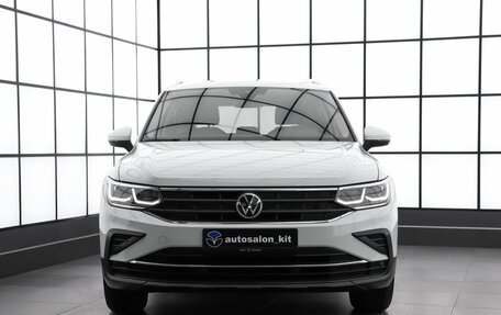 Volkswagen Tiguan II, 2021 год, 3 049 000 рублей, 2 фотография