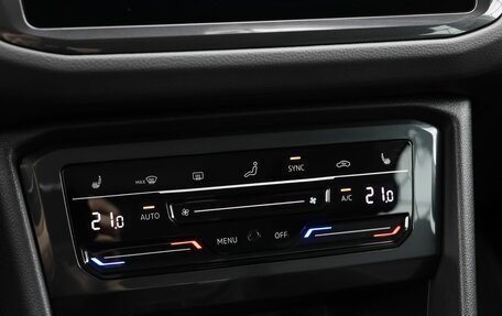 Volkswagen Tiguan II, 2021 год, 3 049 000 рублей, 15 фотография