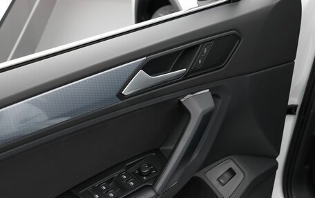 Volkswagen Tiguan II, 2021 год, 3 049 000 рублей, 18 фотография