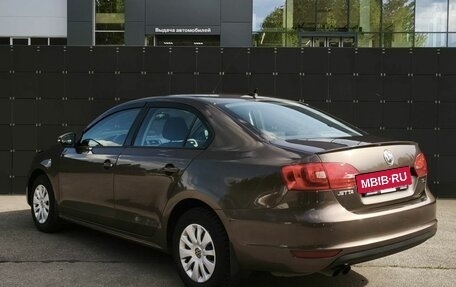 Volkswagen Jetta VI, 2011 год, 825 000 рублей, 4 фотография