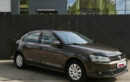 Volkswagen Jetta VI, 2011 год, 825 000 рублей, 2 фотография