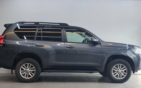 Toyota Land Cruiser Prado 150 рестайлинг 2, 2018 год, 4 997 000 рублей, 4 фотография