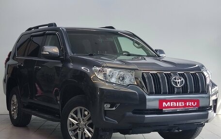 Toyota Land Cruiser Prado 150 рестайлинг 2, 2018 год, 4 997 000 рублей, 3 фотография
