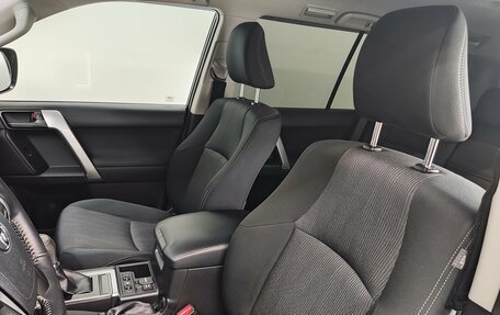 Toyota Land Cruiser Prado 150 рестайлинг 2, 2018 год, 4 997 000 рублей, 16 фотография