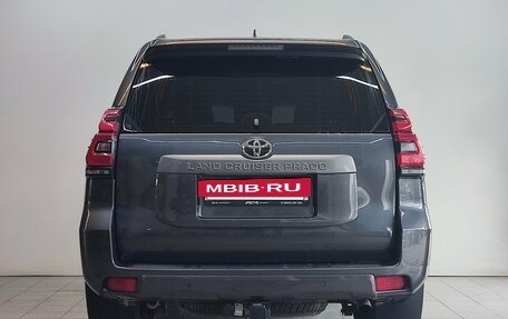 Toyota Land Cruiser Prado 150 рестайлинг 2, 2018 год, 4 997 000 рублей, 6 фотография