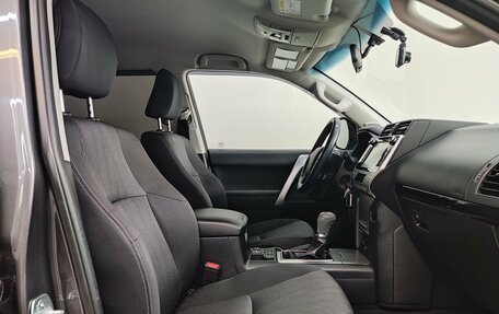 Toyota Land Cruiser Prado 150 рестайлинг 2, 2018 год, 4 997 000 рублей, 21 фотография