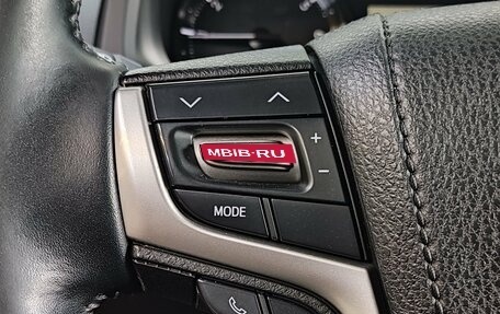 Toyota Land Cruiser Prado 150 рестайлинг 2, 2018 год, 4 997 000 рублей, 26 фотография