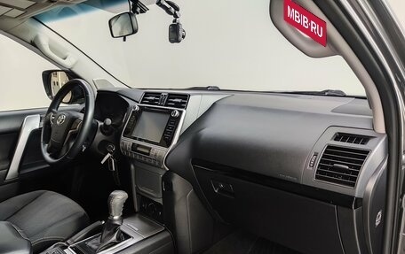 Toyota Land Cruiser Prado 150 рестайлинг 2, 2018 год, 4 997 000 рублей, 20 фотография