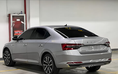Skoda Superb III рестайлинг, 2023 год, 1 890 000 рублей, 4 фотография
