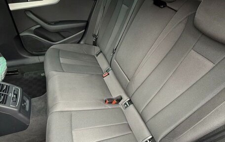 Audi A4, 2018 год, 1 530 000 рублей, 11 фотография