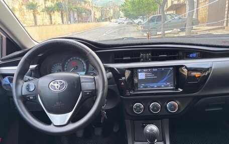 Toyota Corolla, 2013 год, 980 000 рублей, 6 фотография
