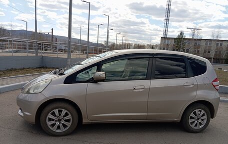 Honda Fit III, 2009 год, 715 000 рублей, 2 фотография