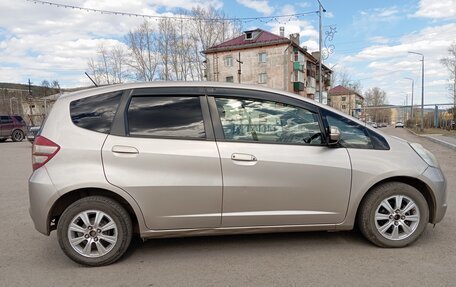 Honda Fit III, 2009 год, 715 000 рублей, 4 фотография