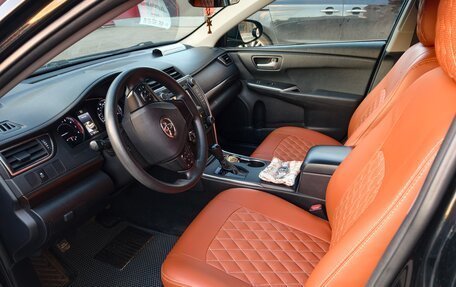 Toyota Camry, 2017 год, 2 300 000 рублей, 10 фотография