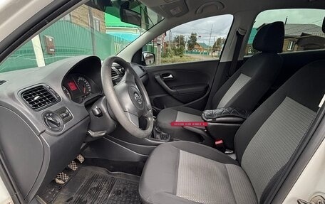 Volkswagen Polo VI (EU Market), 2013 год, 690 000 рублей, 3 фотография