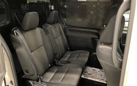 Toyota Voxy III, 2021 год, 2 330 000 рублей, 9 фотография