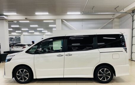 Toyota Voxy III, 2021 год, 2 330 000 рублей, 4 фотография