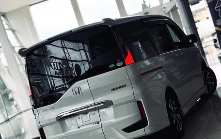Honda Stepwgn IV, 2022 год, 2 230 000 рублей, 7 фотография