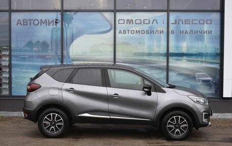 Renault Kaptur I рестайлинг, 2017 год, 1 597 000 рублей, 4 фотография