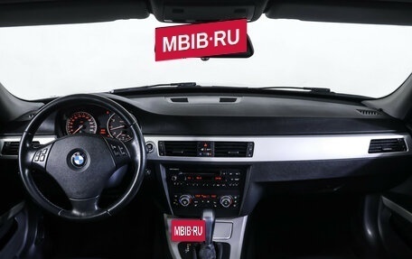 BMW 3 серия, 2011 год, 890 000 рублей, 15 фотография
