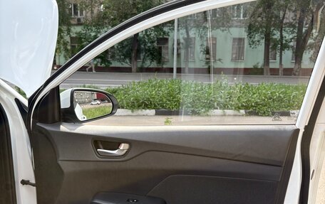 Hyundai Solaris II рестайлинг, 2018 год, 900 000 рублей, 19 фотография