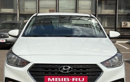 Hyundai Solaris II рестайлинг, 2018 год, 900 000 рублей, 2 фотография