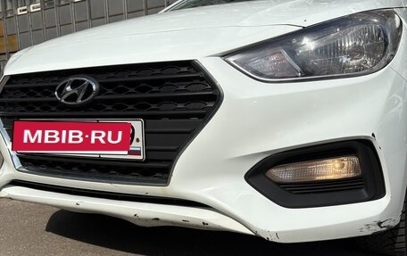 Hyundai Solaris II рестайлинг, 2018 год, 900 000 рублей, 4 фотография