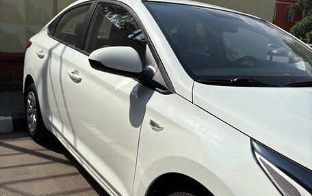 Hyundai Solaris II рестайлинг, 2019 год, 1 000 000 рублей, 6 фотография