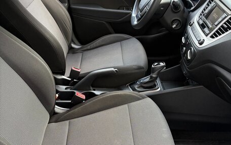 Hyundai Solaris II рестайлинг, 2019 год, 1 000 000 рублей, 7 фотография
