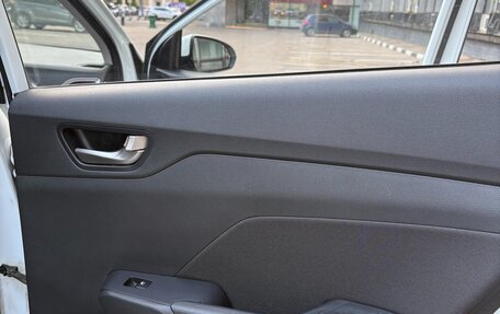 Hyundai Solaris II рестайлинг, 2019 год, 1 000 000 рублей, 16 фотография