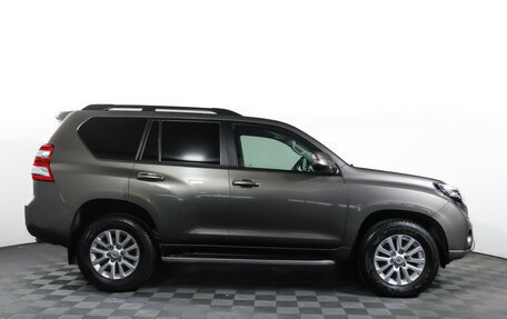 Toyota Land Cruiser Prado 150 рестайлинг 2, 2015 год, 3 790 000 рублей, 5 фотография