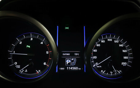 Toyota Land Cruiser Prado 150 рестайлинг 2, 2015 год, 3 790 000 рублей, 14 фотография