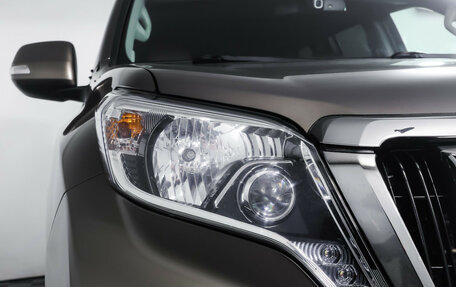 Toyota Land Cruiser Prado 150 рестайлинг 2, 2015 год, 3 790 000 рублей, 19 фотография