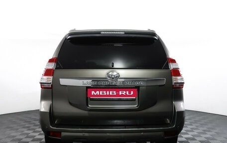 Toyota Land Cruiser Prado 150 рестайлинг 2, 2015 год, 3 790 000 рублей, 7 фотография