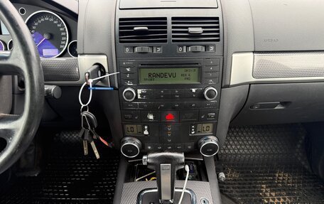 Volkswagen Touareg III, 2005 год, 679 999 рублей, 10 фотография