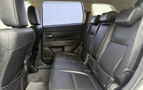 Mitsubishi Outlander III рестайлинг 3, 2012 год, 1 090 000 рублей, 11 фотография