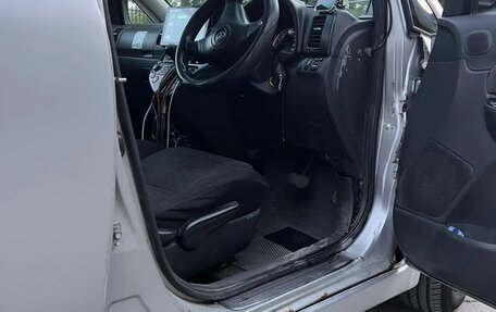 Toyota Wish II, 2003 год, 500 000 рублей, 6 фотография