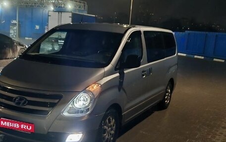 Hyundai H-1 II рестайлинг, 2013 год, 2 100 000 рублей, 2 фотография