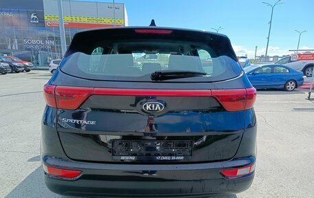 KIA Sportage IV рестайлинг, 2018 год, 1 999 995 рублей, 6 фотография