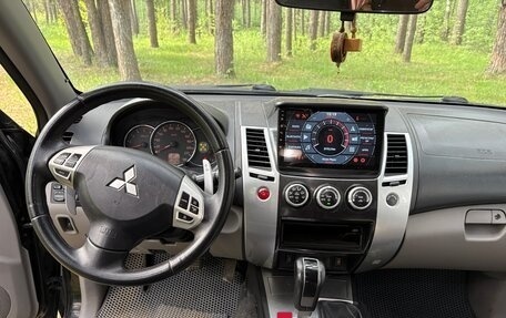 Mitsubishi Pajero Sport II рестайлинг, 2012 год, 1 100 000 рублей, 8 фотография