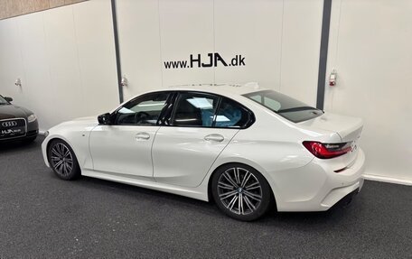 BMW 3 серия, 2022 год, 1 800 000 рублей, 3 фотография