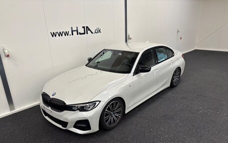 BMW 3 серия, 2022 год, 1 800 000 рублей, 6 фотография
