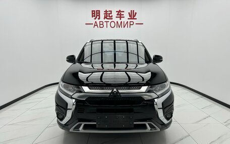 Mitsubishi Outlander III рестайлинг 3, 2022 год, 2 047 000 рублей, 1 фотография