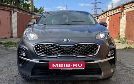 KIA Sportage IV рестайлинг, 2019 год, 2 350 000 рублей, 1 фотография