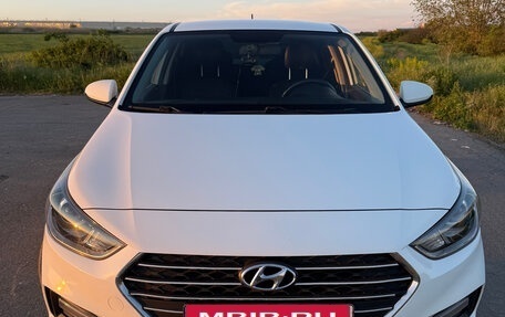 Hyundai Solaris II рестайлинг, 2017 год, 1 350 000 рублей, 7 фотография