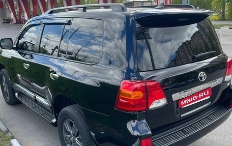 Toyota Land Cruiser 200, 2015 год, 16 фотография