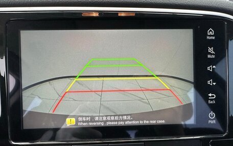 Mitsubishi Outlander III рестайлинг 3, 2022 год, 2 047 000 рублей, 9 фотография